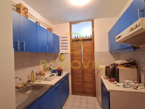 Izdavanje, trosoban stan, 80m², Savski Venac, Beograd - image 4