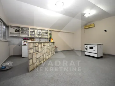 Prodaja, kuća, 370m², Zabjelo, Podgorica - image 35