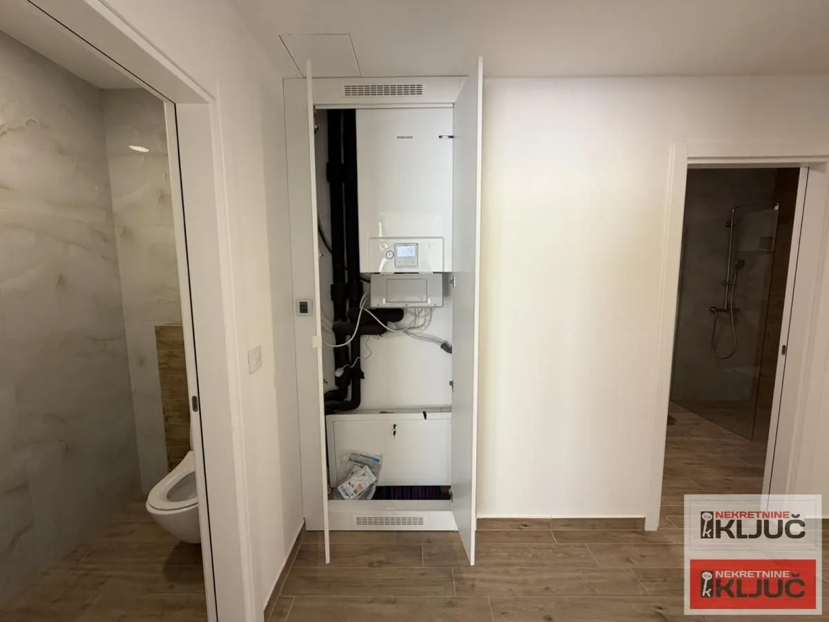 Prodaja, četvorosoban stan, 90m², Petrovaradin, Novi Sad