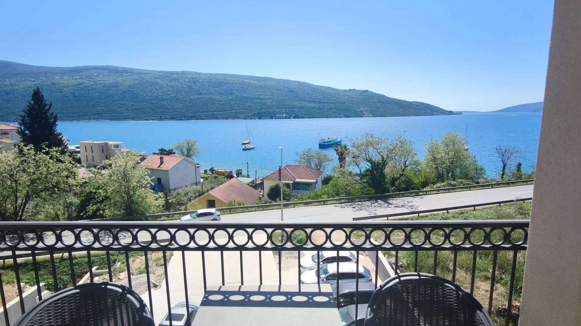 Izdavanje, dvosoban stan, 60m², Kumbor, Herceg Novi