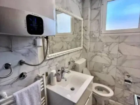 Izdavanje, dvosoban stan, 100m², Centar, Bar - image 10