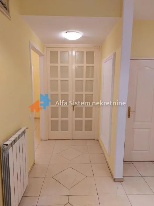 Rent, three bedroom apartment, 70m², Stari Grad, Beograd