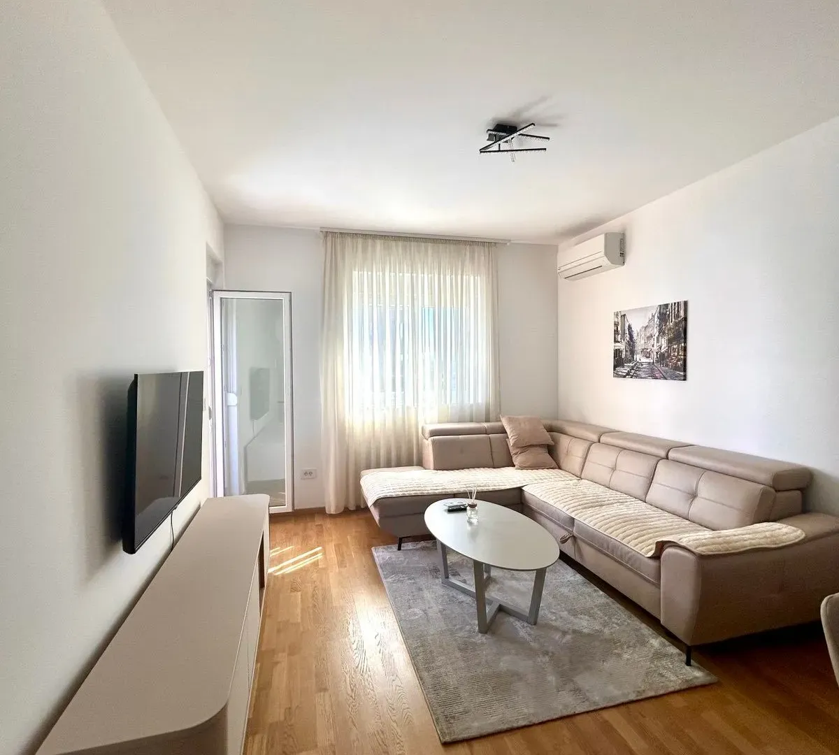 Rent, one bedroom apartment, 47m², Stari Aerodrom, Podgorica