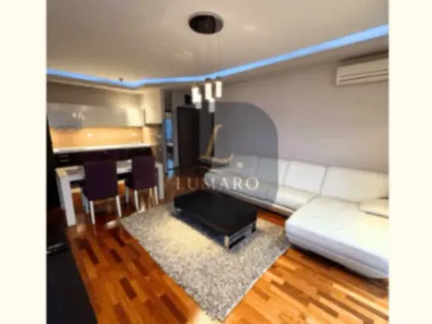 Izdavanje, jednosoban stan, 53m², City Kvart, Podgorica