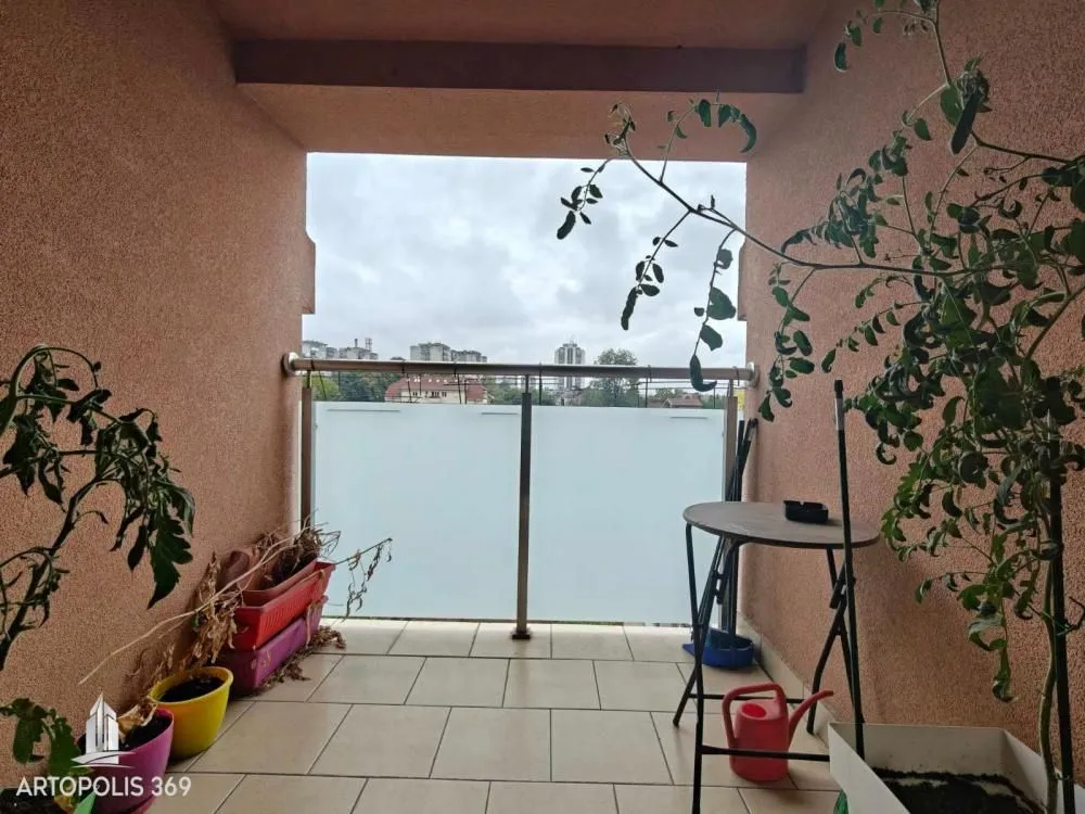 Prodaja, trosoban stan, 81m², Zemun Sve Podlokacije, Beograd