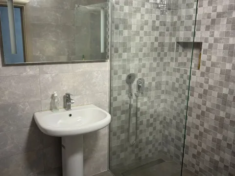 Izdavanje, dvosoban stan, 80m², Stari Aerodrom, Podgorica - image 8