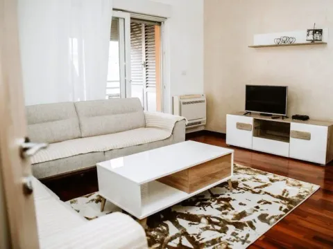 Rent, apartment, 68m², City Kvart, Podgorica - image 2