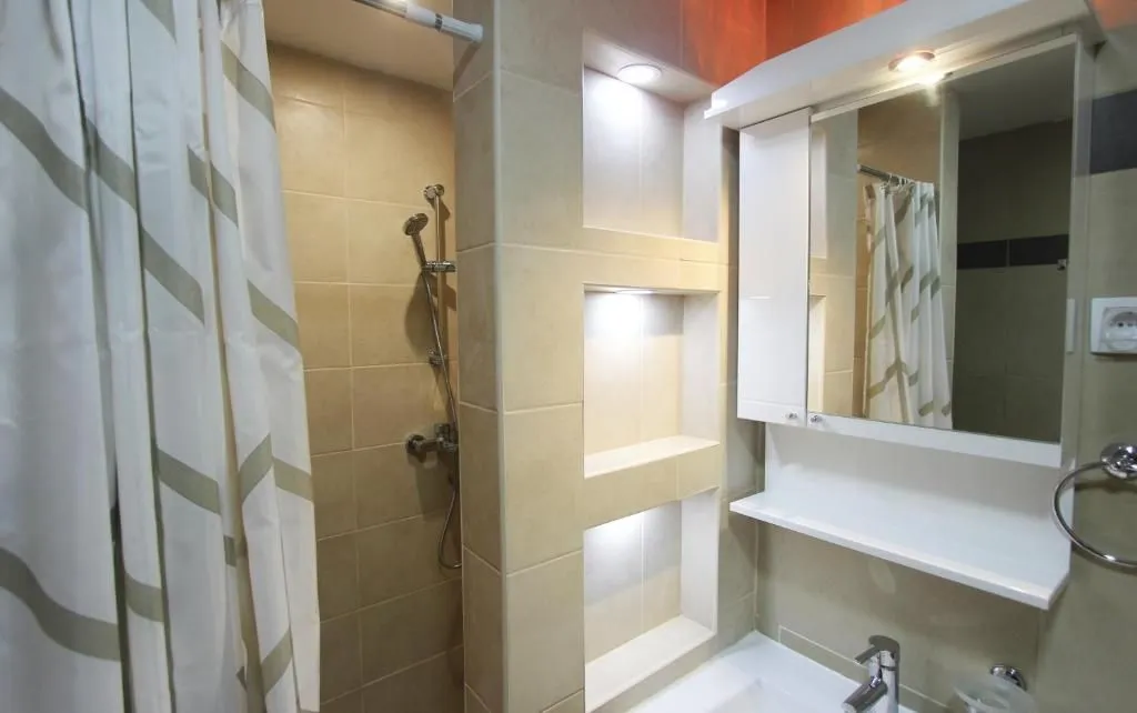 Rent, two bedroom apartment, 70m², Pržno, Budva