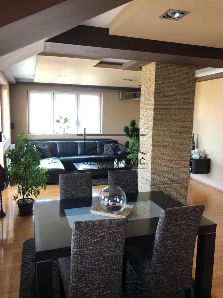 Prodaja, trosoban stan, 113m², Nova Detelinara, Novi Sad Sve Podlokacije