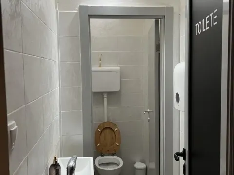 Izdavanje, poslovni prostor, 180m², Centar, Novi Sad - image 8