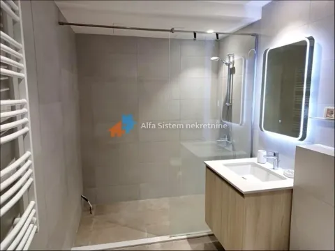 Izdavanje, trosoban stan, 83m², Savski Venac, Beograd - image 18