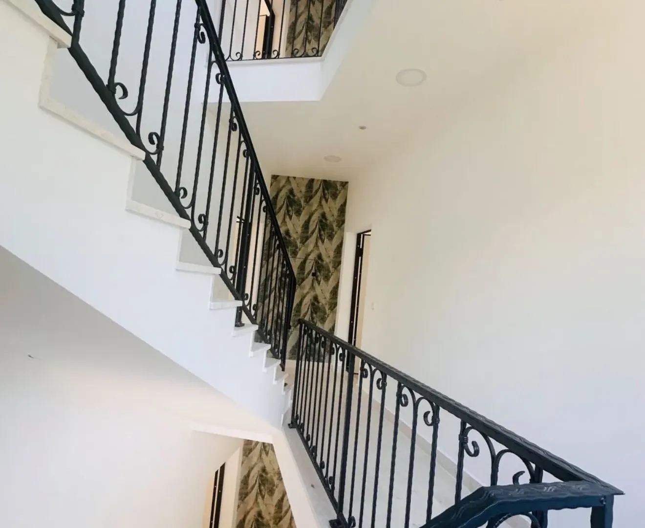 Sale, two bedroom apartment, 72m², Dobrota, Kotor