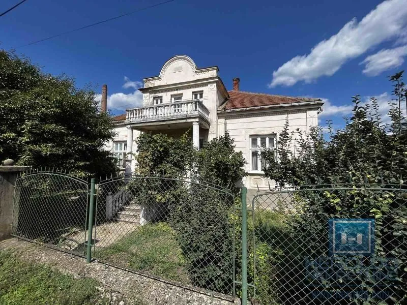 Prodaja, kuća, 308m², Centar, Jagodina