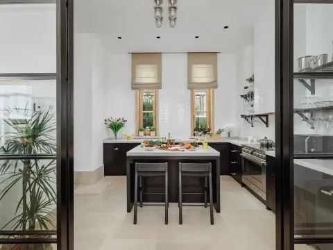 Izdavanje, kuća, 570m², Budva, Crna Gora - image 7