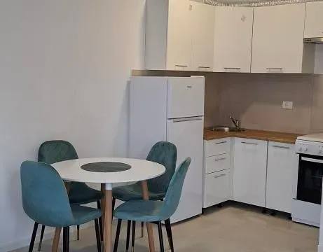 Izdavanje, jednosoban stan, 40m², Centar, Ulcinj - image 8