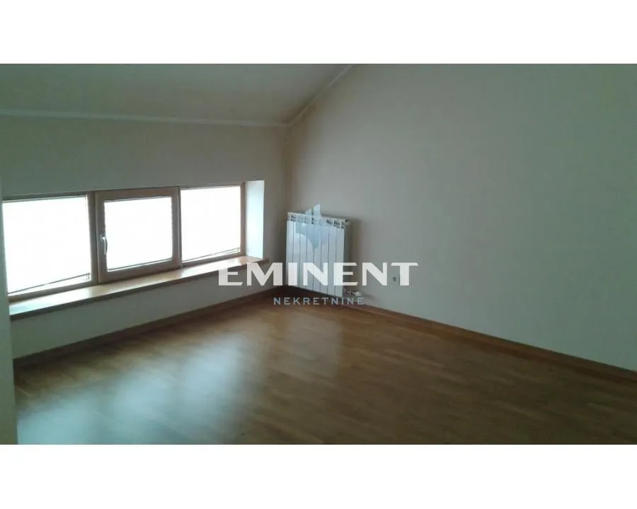 Izdavanje, četvorosoban stan, 115m², Lisičji Potok, Beograd