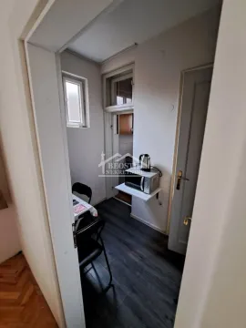 Izdavanje, dvosoban stan, 50m², Botanička Bašta, Palilula Sve Podlokacije - image 11
