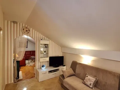 Izdavanje, dvosoban stan, 70m², Donja Gorica, Podgorica - image 13