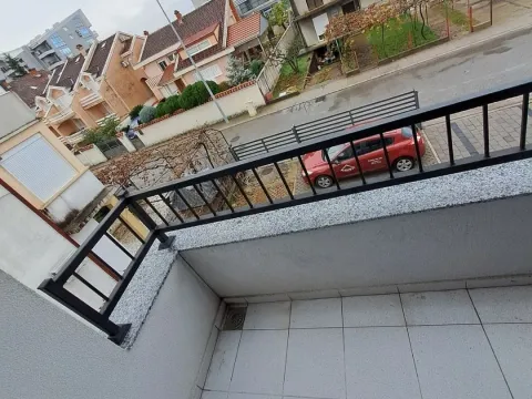 Rent, house, 472m², Stari Aerodrom, Podgorica - image 9