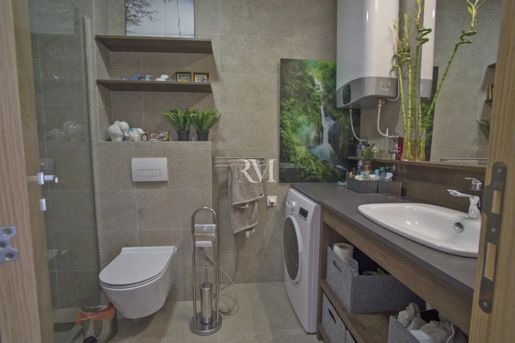 Prodaja, jednosoban stan, 64m², Pod Kuk, Tivat