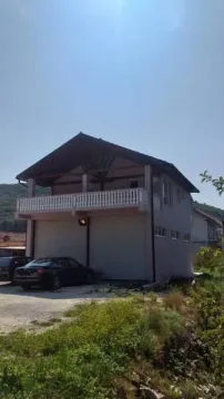 Kuća in Cetinje