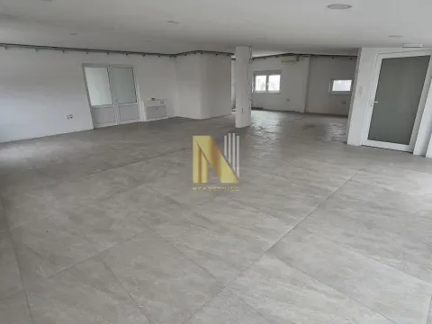 Izdavanje,  poslovni prostor, 650m2, Stari Majur, Petrovaradin, Novi Sad