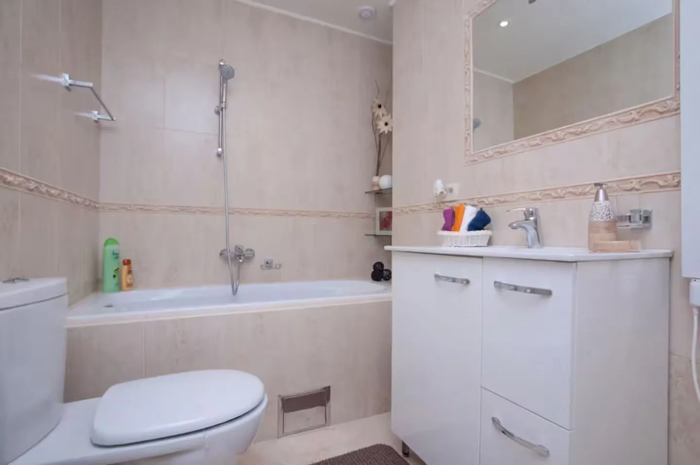 Prodaja, trosoban stan, 100m², Prčanj, Kotor
