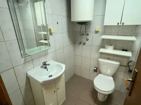 Rent, two bedroom apartment, 75m², Blok 9, Podgorica - image 7