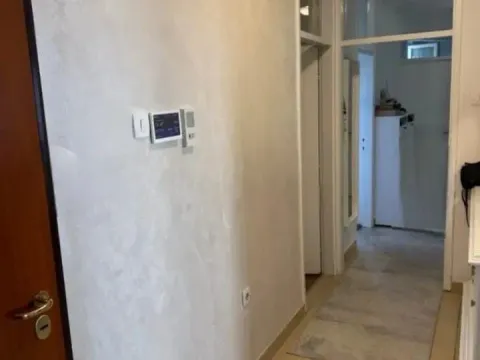 Prodaja, trosoban stan, 87m², Blok 6, Podgorica - image 2