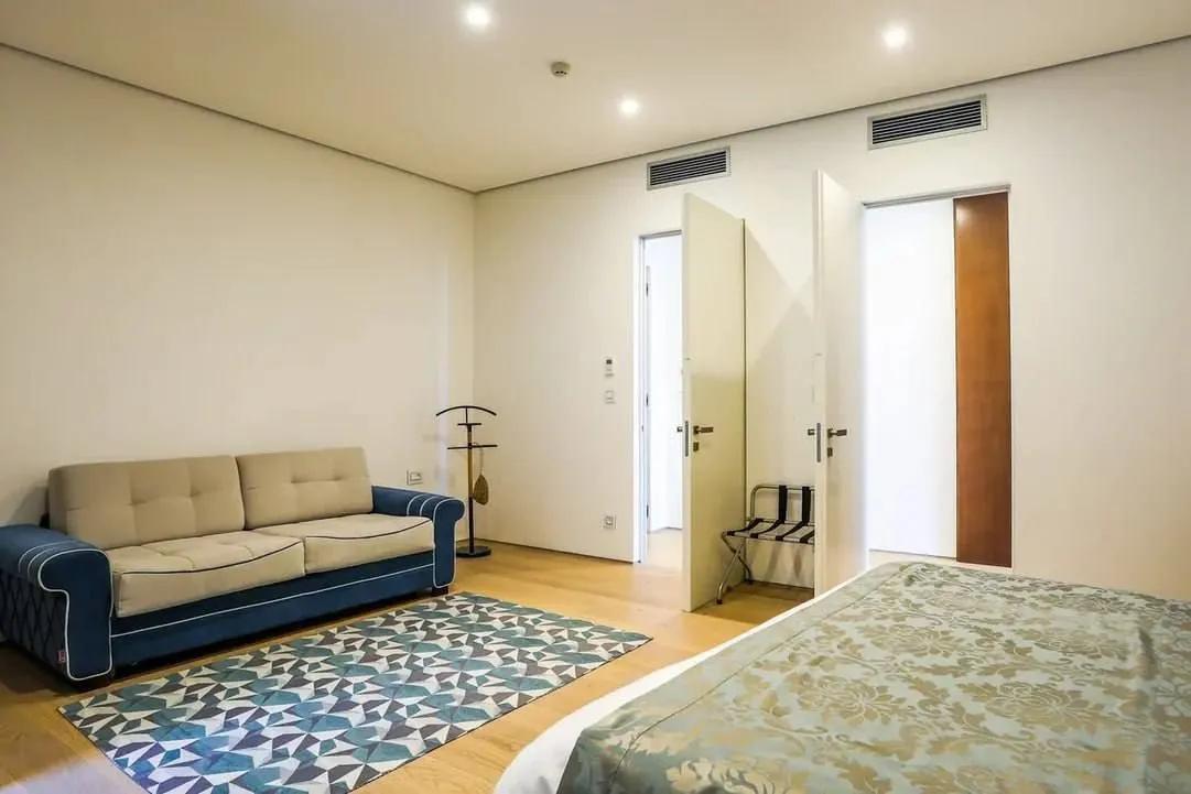 Rent, two bedroom apartment, 182m², Dukley Gardens, Budva