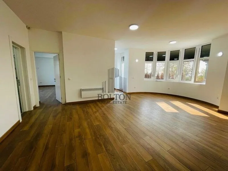 Prodaja, četvorosoban stan, 195m², Centar, Požarevac