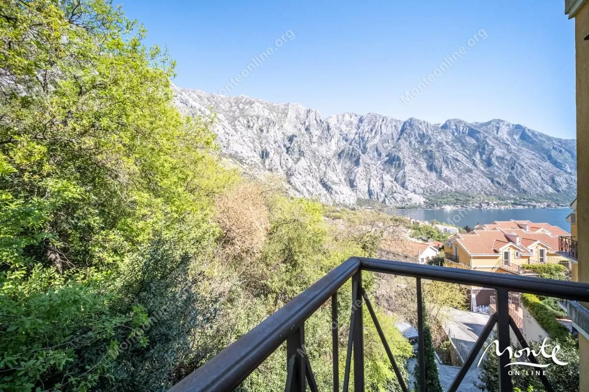 Prodaja, jednosoban stan, 63m², Orahovac, Kotor