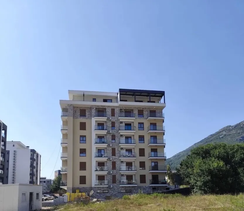 Sale, two bedroom apartment, 79m², Centar, Bar