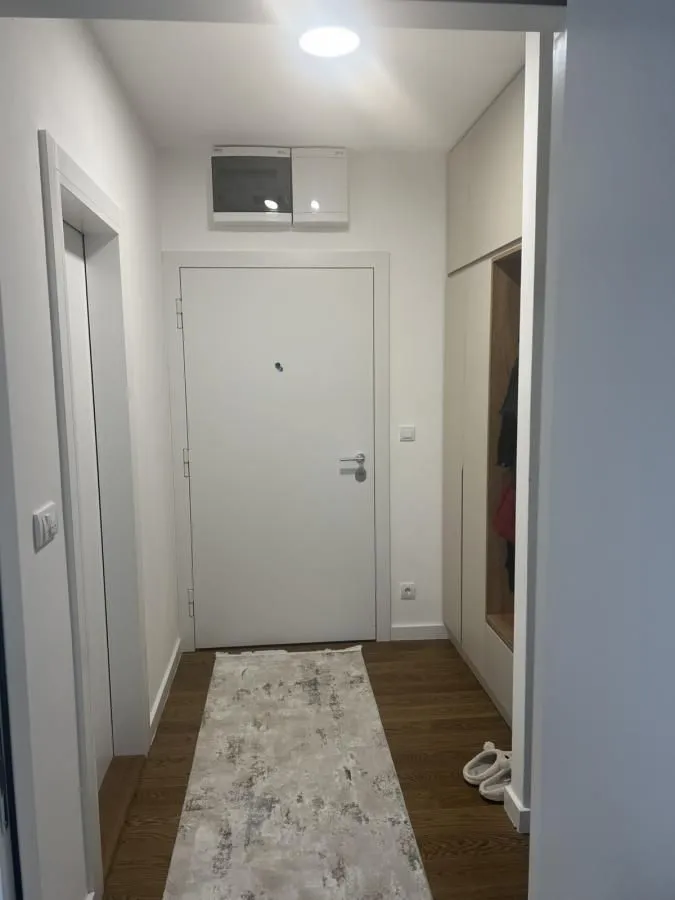 Izdavanje, jednosoban stan, 56m², Niš, Srbija
