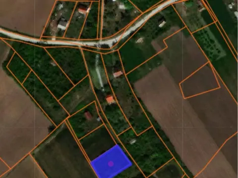 Zemljište in Jasenak