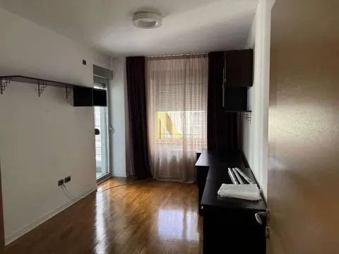 Izdavanje, četvorosoban stan, 136m², Spens, Novi Sad Sve Podlokacije - image 7