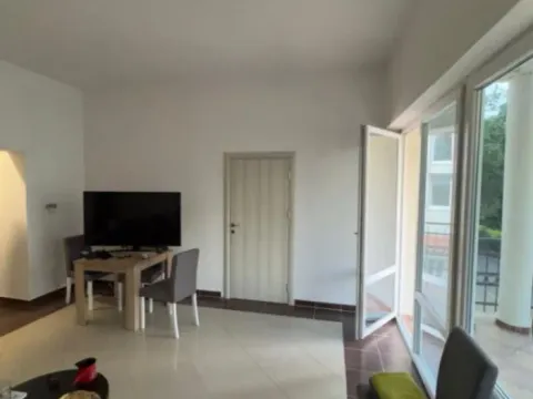 Izdavanje, jednosoban stan, 56m², Prčanj, Kotor - image 3