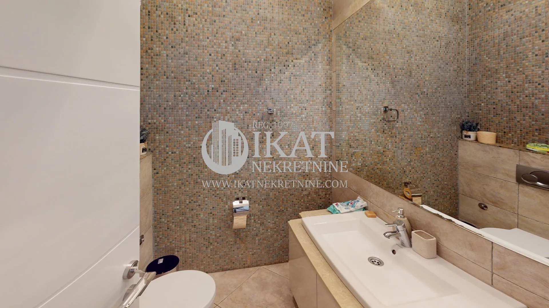 Izdavanje, stan, 190m², Neimar, Vračar Sve Podlokacije