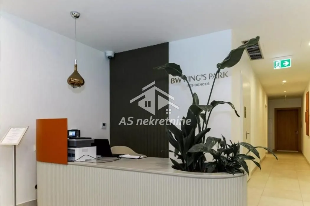 Izdavanje, trosoban stan, 78m², Savski Venac, Beograd