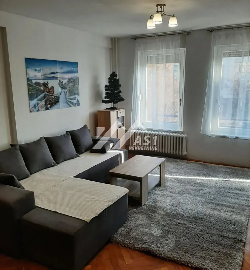Izdavanje, dvosoban stan, 54m², Bulevar Oslobodjenja, Novi Sad Sve Podlokacije