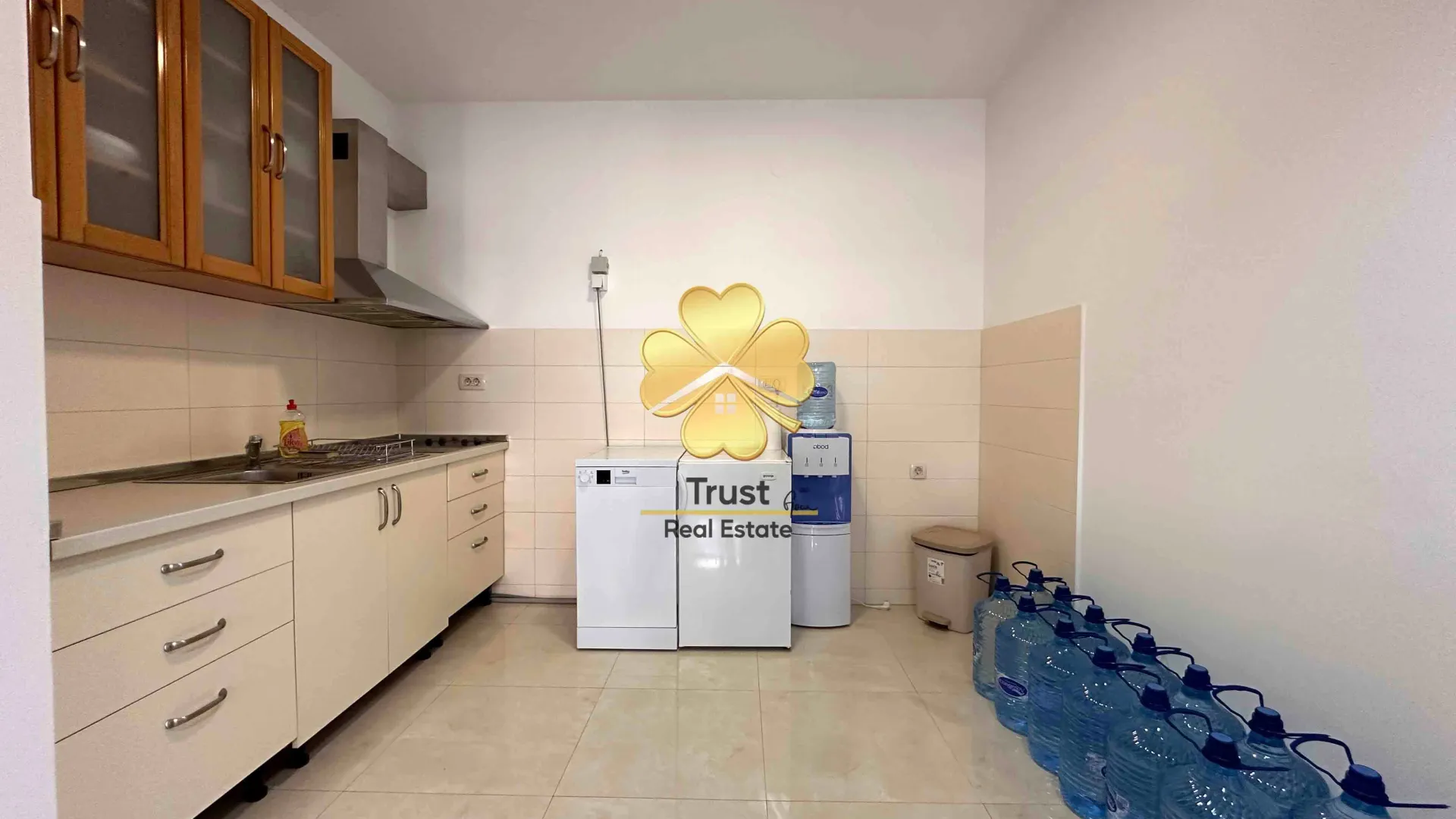Rent, office space, 75m², City Kvart, Podgorica