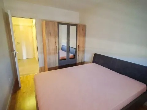 Izdavanje, jednosoban stan, 40m², Pobrežje, Podgorica - image 5