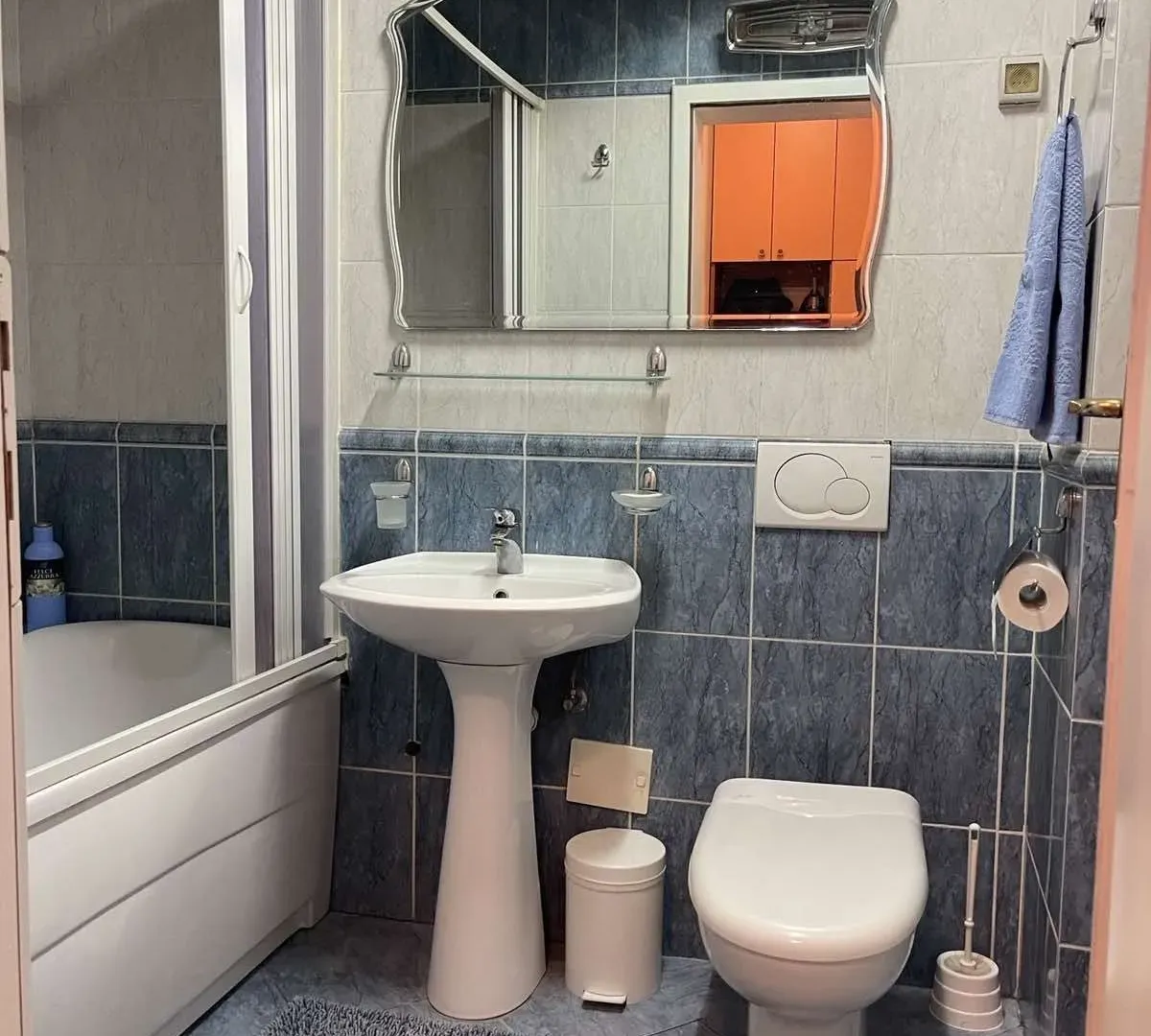 Izdavanje, dvosoban stan, 76m², Centar, Podgorica
