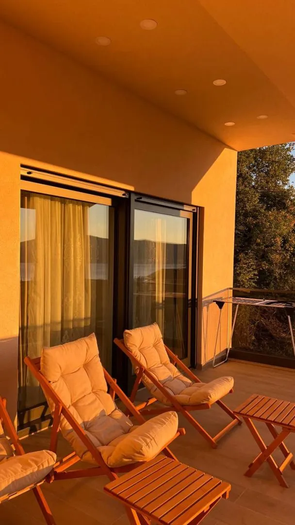 Izdavanje, kuća, 830m², Seljanovo, Tivat