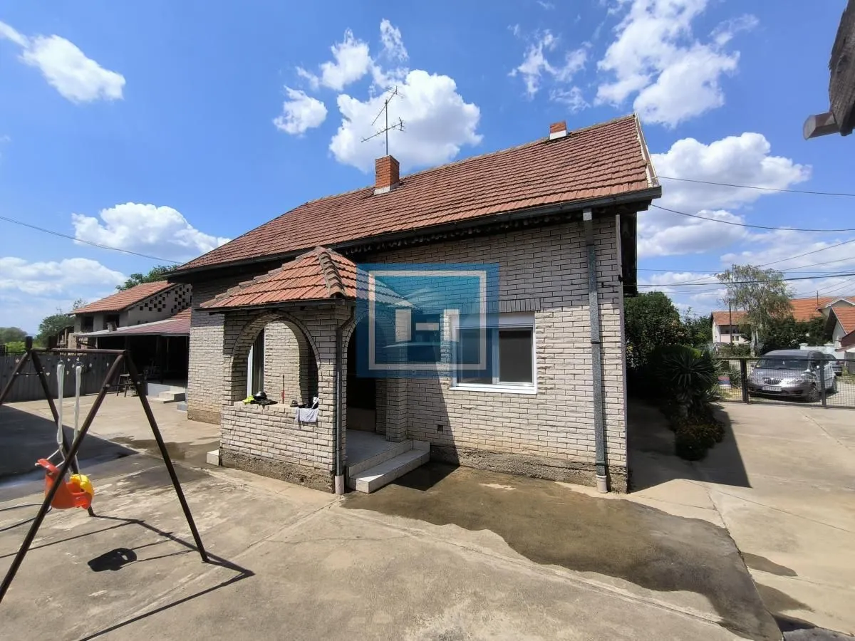 Sale, house, 250m², Ćuprija, Srbija