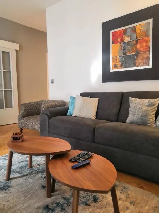 Prodaja, dvosoban stan, 64m², Centar, Novi Sad
