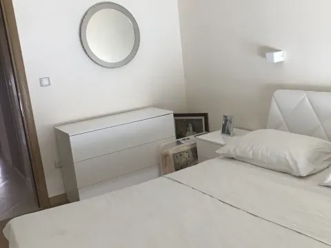 Izdavanje, trosoban stan, 106m², Tivat, Crna Gora - image 19