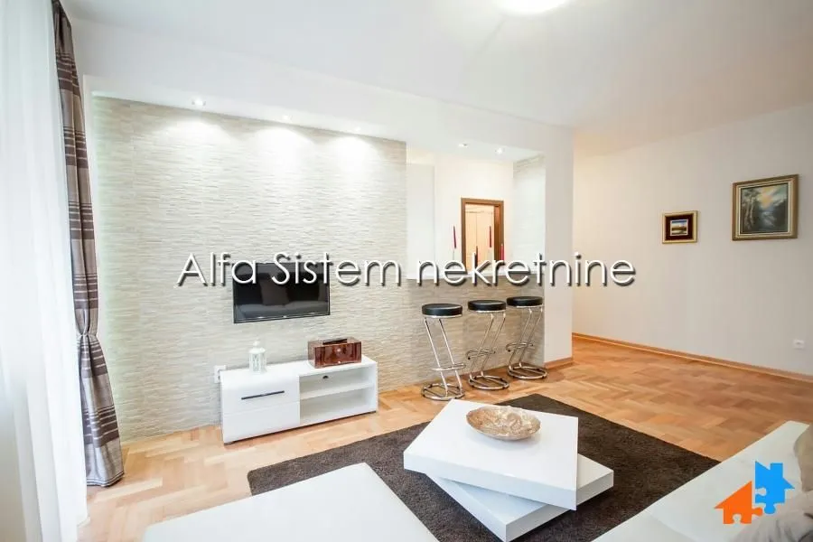 Izdavanje, dvosoban stan, 60m², Stari Grad, Beograd