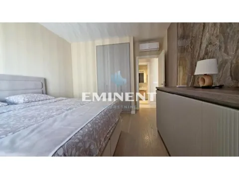 Rent, two bedroom apartment, 70m², Savski Venac, Beograd - image 10