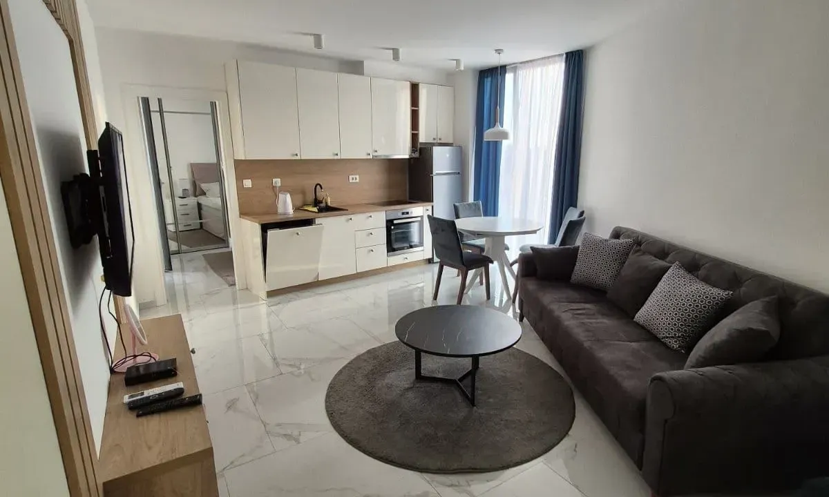 Izdavanje, jednosoban stan, 56m², Budva, Crna Gora